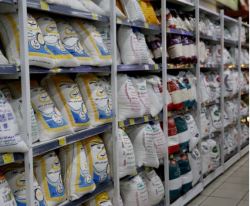 کالاهای اساسی با استانداردهای بین المللی وارد می شود