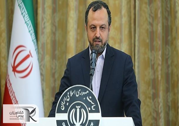انتقاد وزیر اقتصاد از تغییر بخشنامه‌های صادرات/سامانه‌های گمرک الکترونیکی می‌شوند