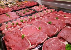 توزیع گسترده گوشت گرم وارداتی کیلویی 180 هزار تومان/ قیمت بازار با توزیع کالابرگ گران نمی شود